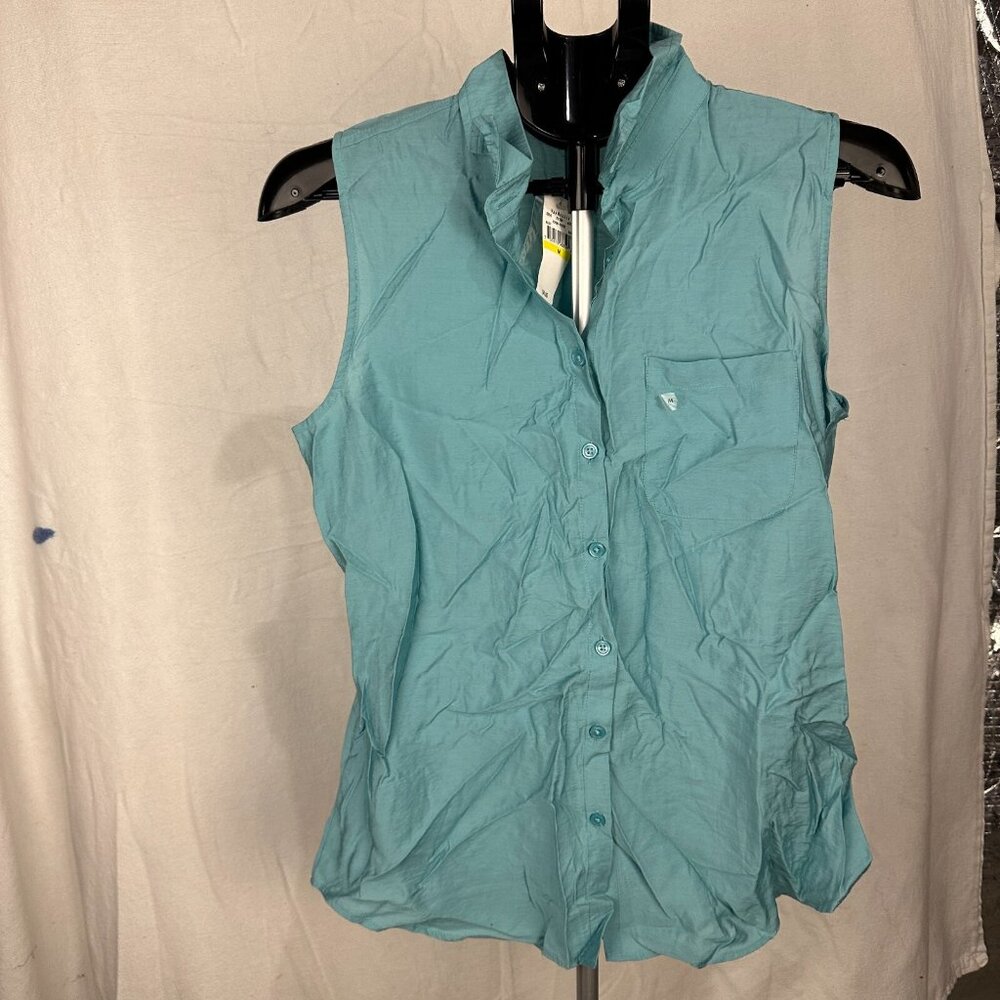 Van Huesen Women's Blue button up tank size‎ M